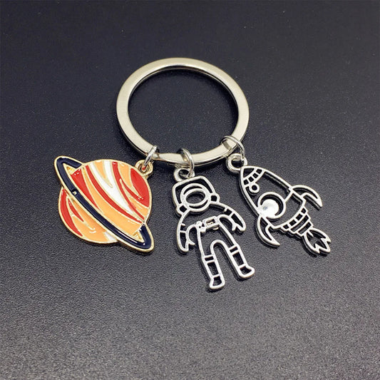 Space Keychain Set – Astronaut & Rocket Creative Hanging Pendants