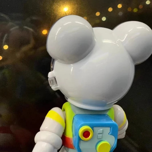 Mickey Astronaut Figure – 13cm Space-Themed Cartoon Ornament