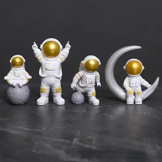 Astronaut Figure Set – 4pcs Educational Spaceman Statues for Kids & Décor