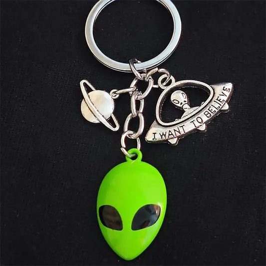 Alien Spaceship Keychain – Unique Rocket & UFO Universe Pendant